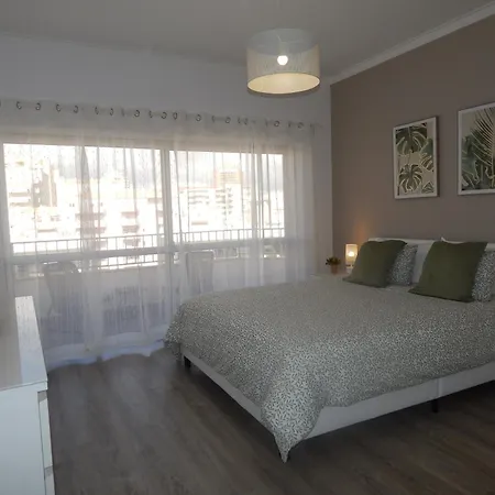 Casa Bella Sun, 4 Min Walk Da Rocha With Pool Daire